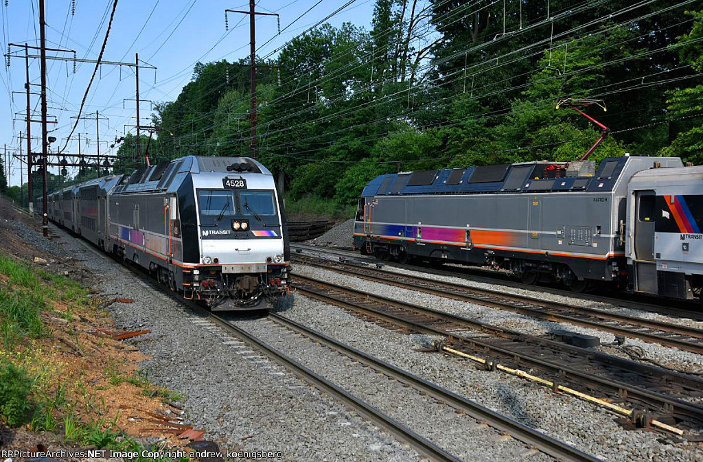 NJT 4528